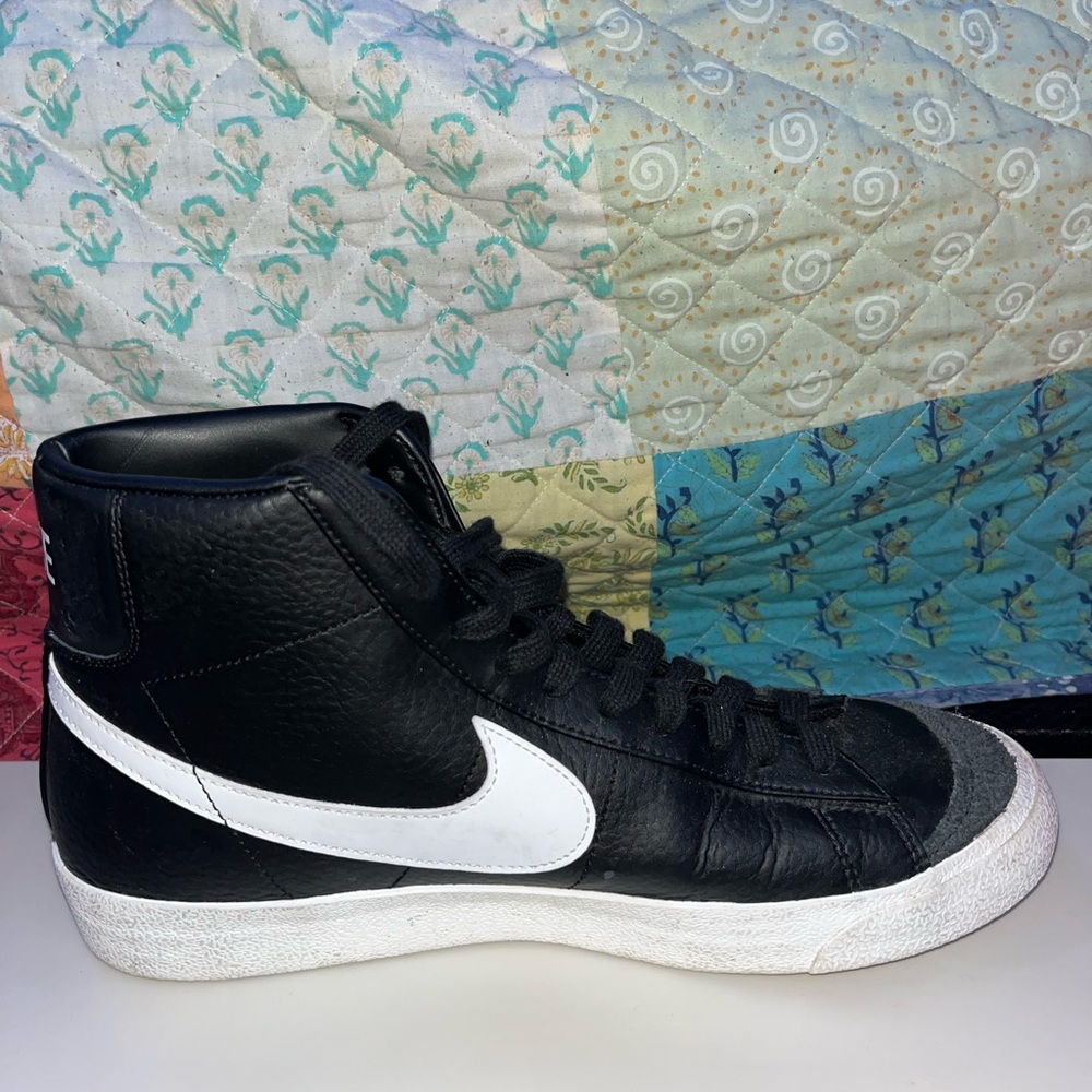 Nike Blazer Mid 77 Vintage. Black sail
